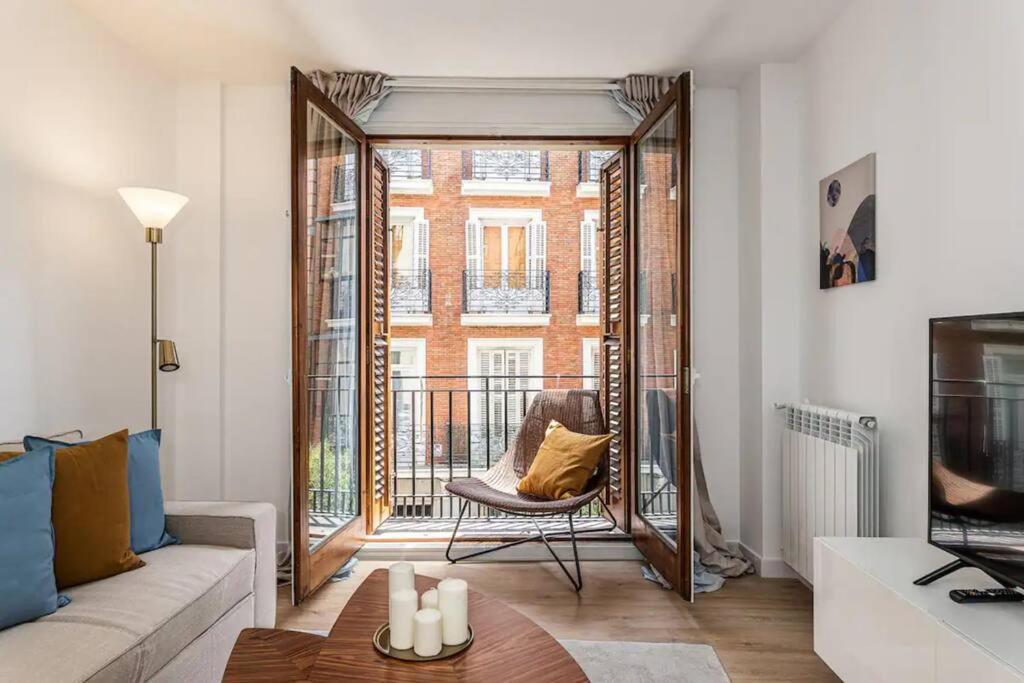Nice Apartment Near Gran Via Val27 Madrid Exterior photo